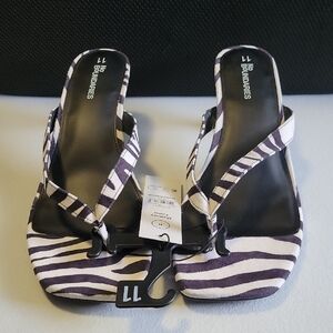 No Boundaries Zebra Stripe Sandals - Black and White